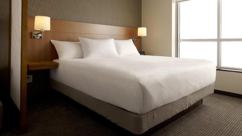 Hotel Doubletree By Hilton Edmonton Downtown Exterior foto